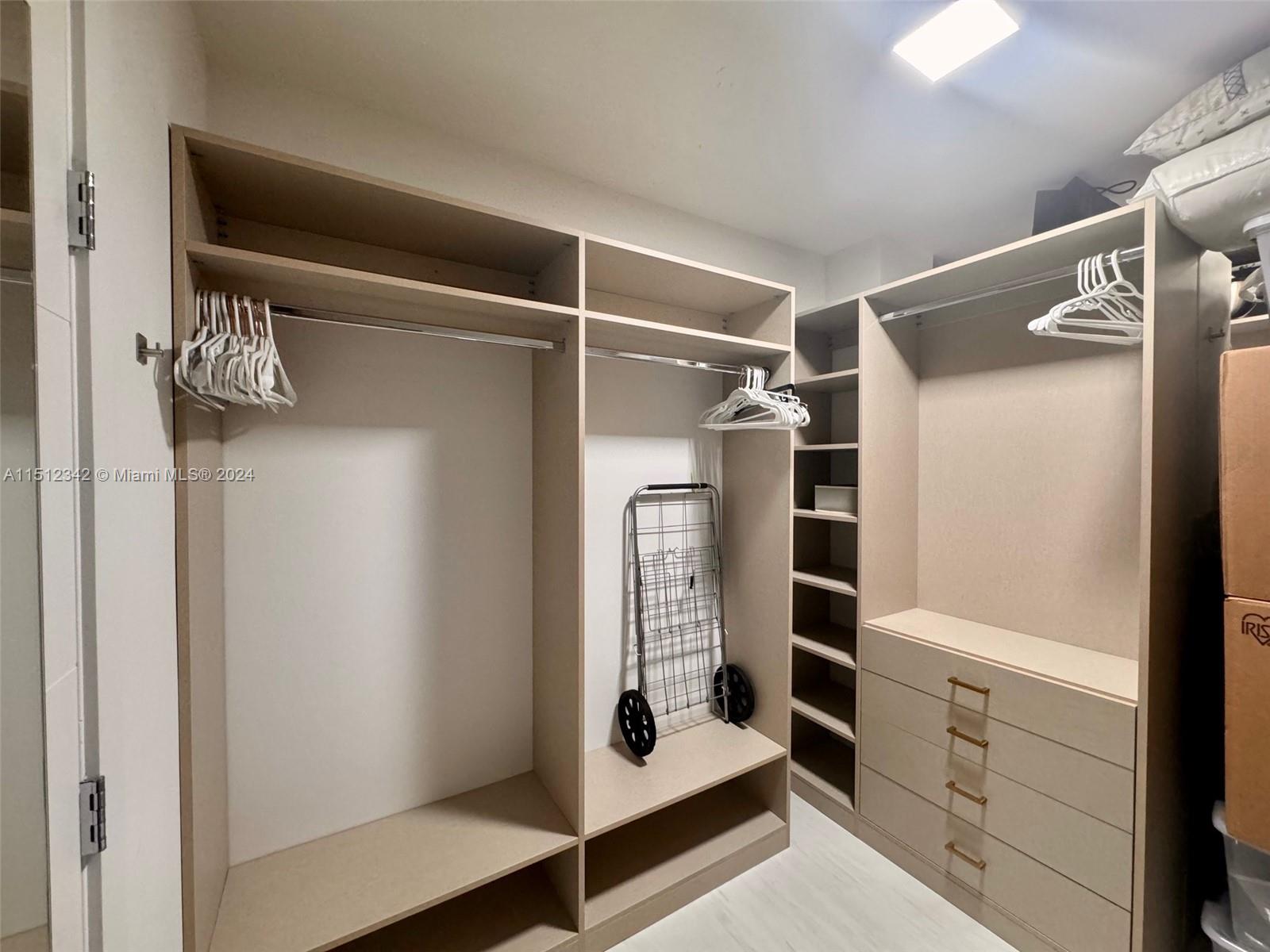 9801 Collins Ave 5U, Bal Harbour, Florida 33154, 3 Bedrooms Bedrooms, ,2 BathroomsBathrooms,Residential,For Sale,9801 Collins Ave 5U,A11512342