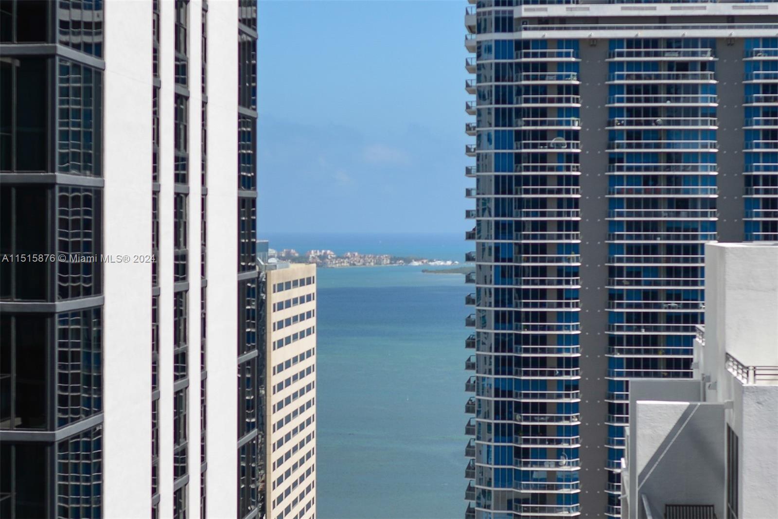 1000 Brickell Plz 3703, Miami, Florida 33131, 1 Bedroom Bedrooms, ,1 BathroomBathrooms,Residential,For Sale,1000 Brickell Plz 3703,A11515876