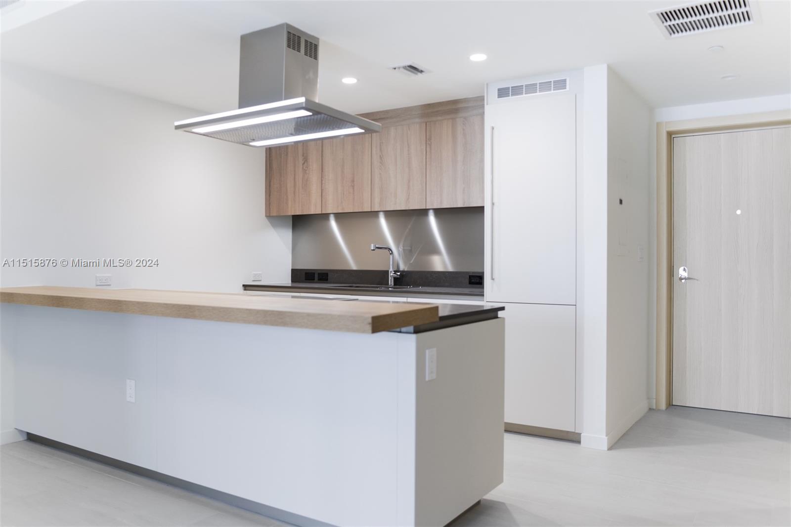 1000 Brickell Plz 3703, Miami, Florida 33131, 1 Bedroom Bedrooms, ,1 BathroomBathrooms,Residential,For Sale,1000 Brickell Plz 3703,A11515876