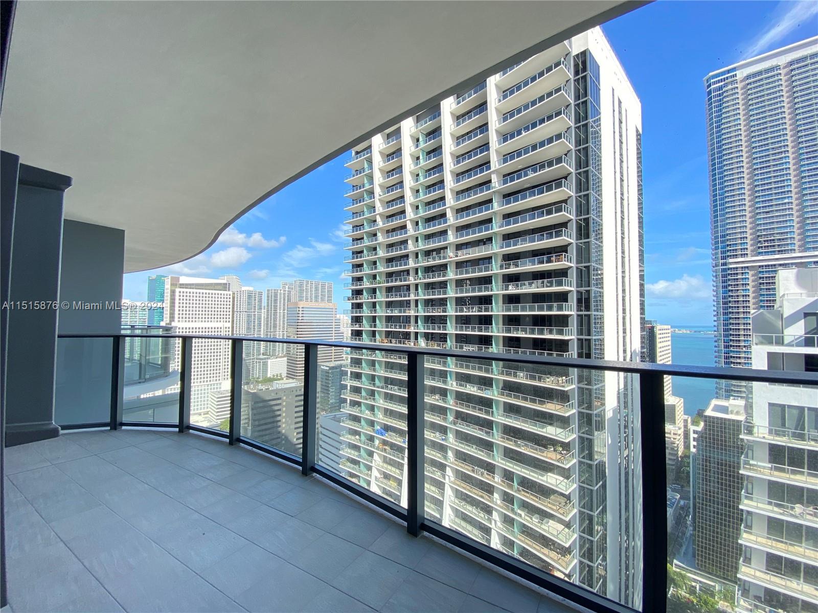1000 Brickell Plz 3703, Miami, Florida 33131, 1 Bedroom Bedrooms, ,1 BathroomBathrooms,Residential,For Sale,1000 Brickell Plz 3703,A11515876