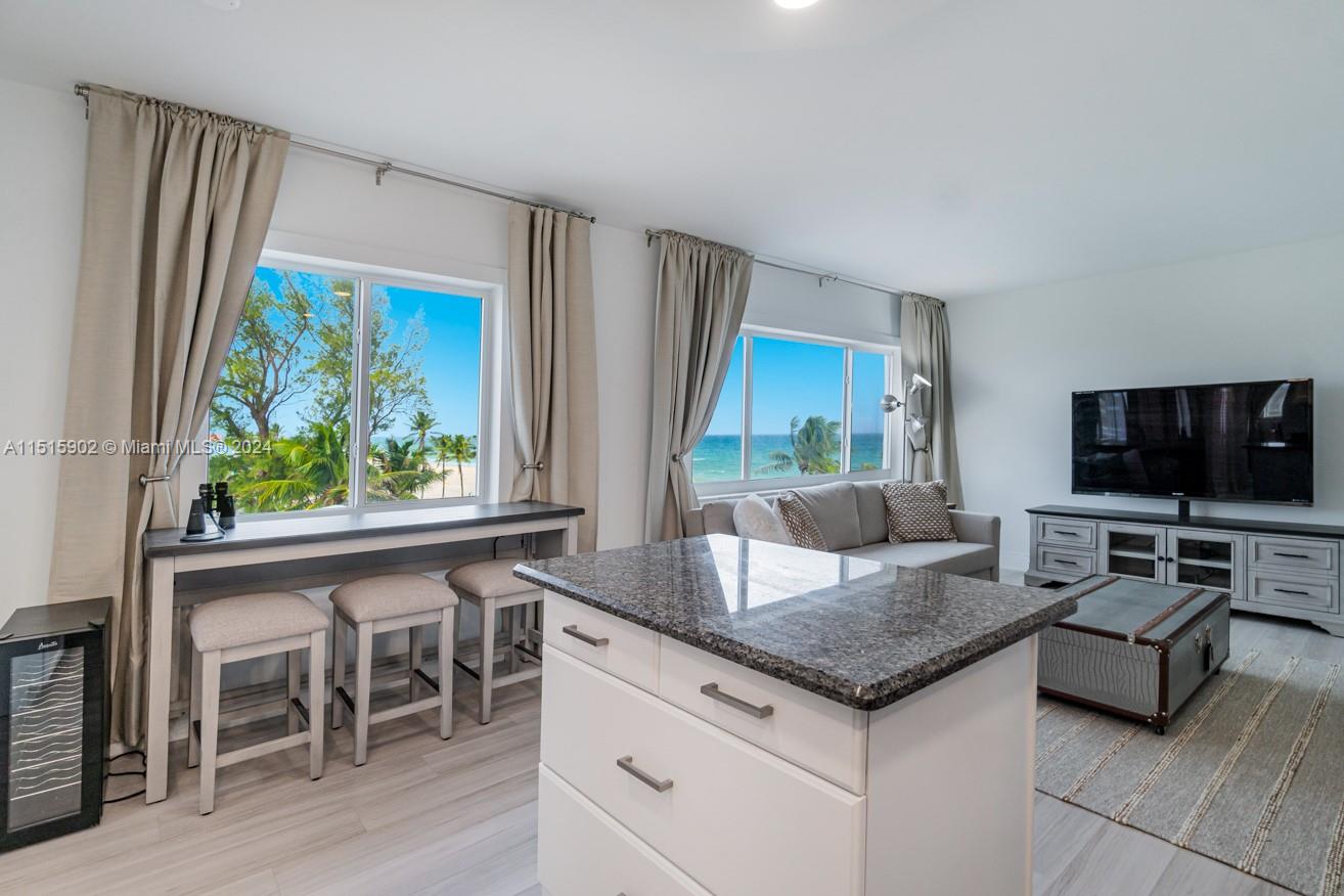 300 Oregon St 309, Hollywood, Florida 33019, 1 Bedroom Bedrooms, ,1 BathroomBathrooms,Residentiallease,For Rent,300 Oregon St 309,A11515902