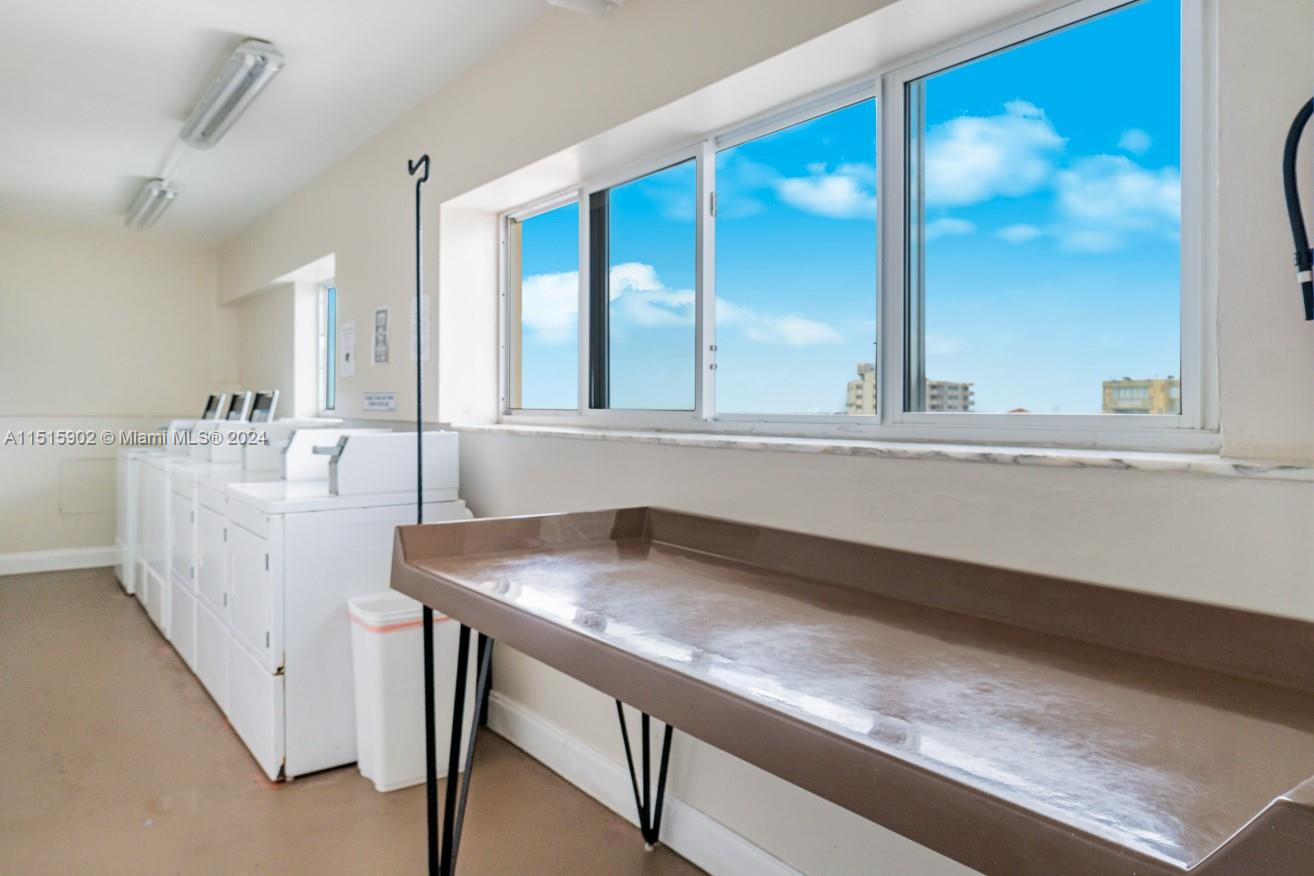 300 Oregon St 309, Hollywood, Florida 33019, 1 Bedroom Bedrooms, ,1 BathroomBathrooms,Residentiallease,For Rent,300 Oregon St 309,A11515902
