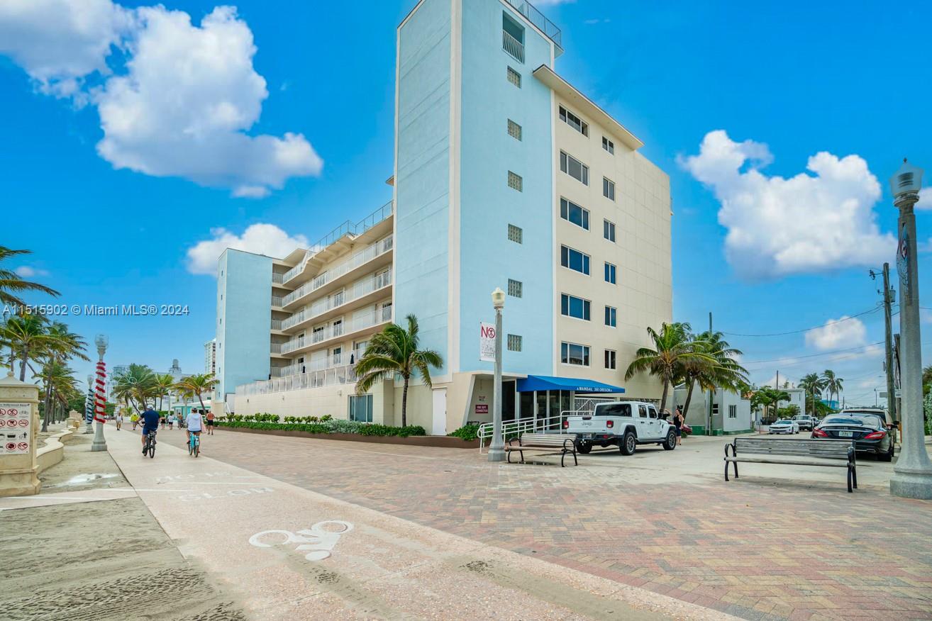 300 Oregon St 309, Hollywood, Florida 33019, 1 Bedroom Bedrooms, ,1 BathroomBathrooms,Residentiallease,For Rent,300 Oregon St 309,A11515902