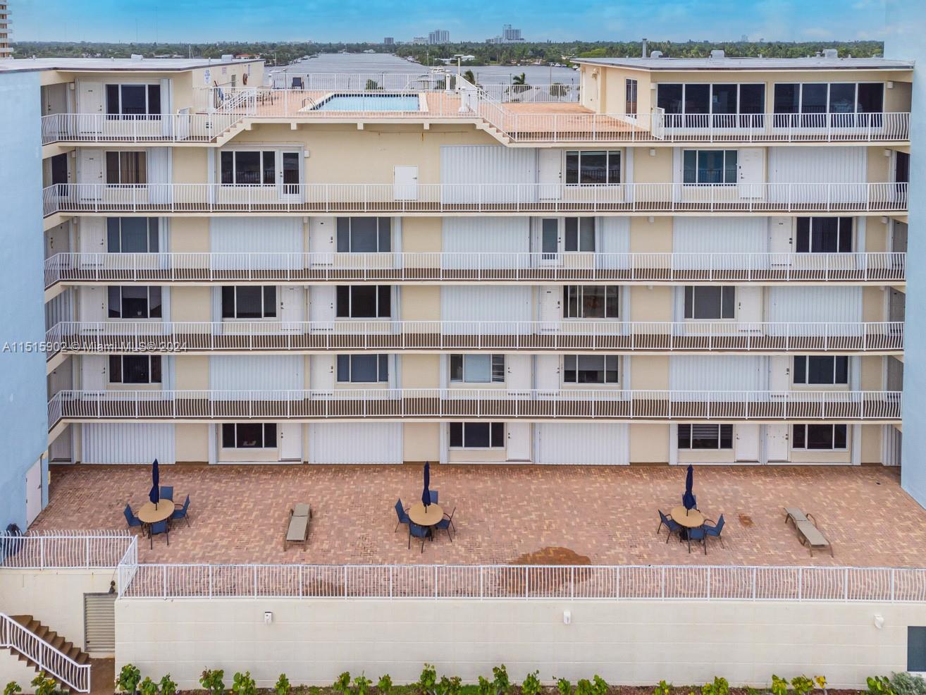 300 Oregon St 309, Hollywood, Florida 33019, 1 Bedroom Bedrooms, ,1 BathroomBathrooms,Residentiallease,For Rent,300 Oregon St 309,A11515902