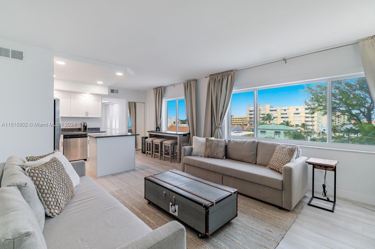 300 Oregon St 309, Hollywood, Florida 33019, 1 Bedroom Bedrooms, ,1 BathroomBathrooms,Residentiallease,For Rent,300 Oregon St 309,A11515902
