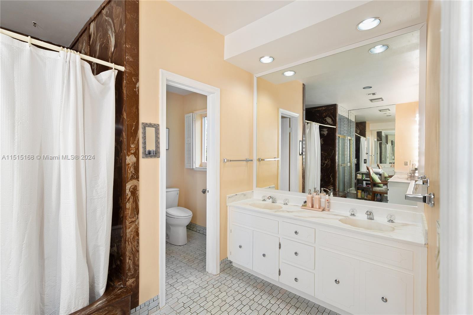 1800 Miami Springs Ave, Miami Springs, Florida 33166, 4 Bedrooms Bedrooms, ,3 BathroomsBathrooms,Residential,For Sale,1800 Miami Springs Ave,A11515168