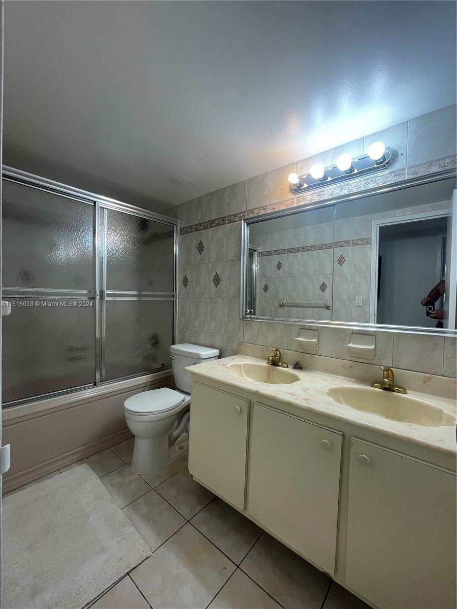3180 S Ocean Dr 721, Hallandale Beach, Florida 33009, 1 Bedroom Bedrooms, ,1 BathroomBathrooms,Residential,For Sale,3180 S Ocean Dr 721,A11516038