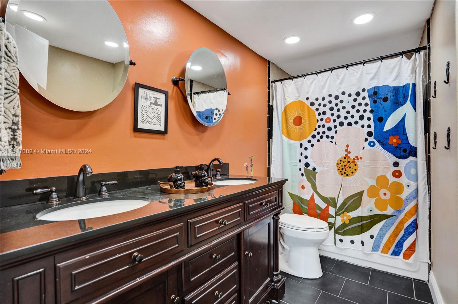 437 Golden Isles Dr 9B-C, Hallandale Beach, Florida 33009, 3 Bedrooms Bedrooms, ,2 BathroomsBathrooms,Residential,For Sale,437 Golden Isles Dr 9B-C,A11511082