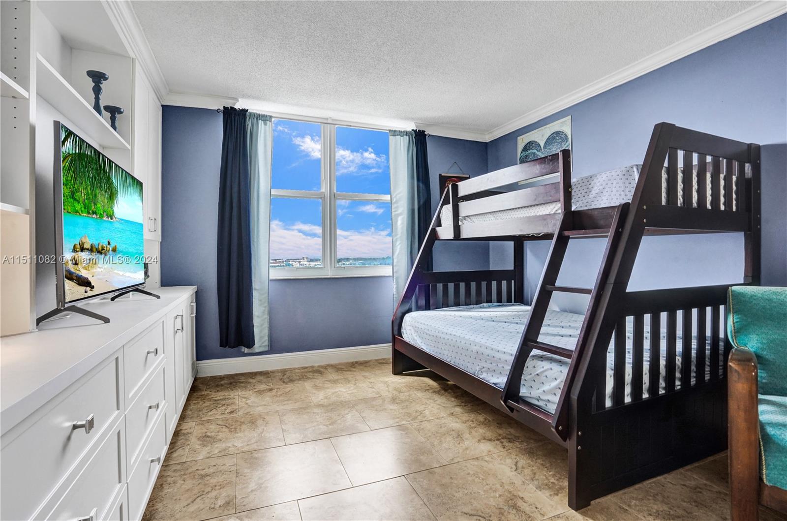 437 Golden Isles Dr 9B-C, Hallandale Beach, Florida 33009, 3 Bedrooms Bedrooms, ,2 BathroomsBathrooms,Residential,For Sale,437 Golden Isles Dr 9B-C,A11511082