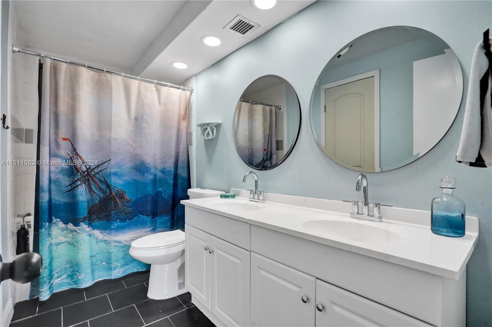 437 Golden Isles Dr 9B-C, Hallandale Beach, Florida 33009, 3 Bedrooms Bedrooms, ,2 BathroomsBathrooms,Residential,For Sale,437 Golden Isles Dr 9B-C,A11511082