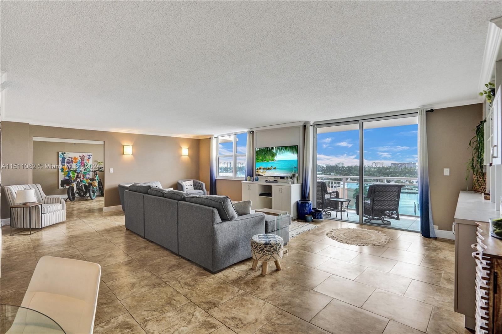 437 Golden Isles Dr 9B-C, Hallandale Beach, Florida 33009, 3 Bedrooms Bedrooms, ,2 BathroomsBathrooms,Residential,For Sale,437 Golden Isles Dr 9B-C,A11511082