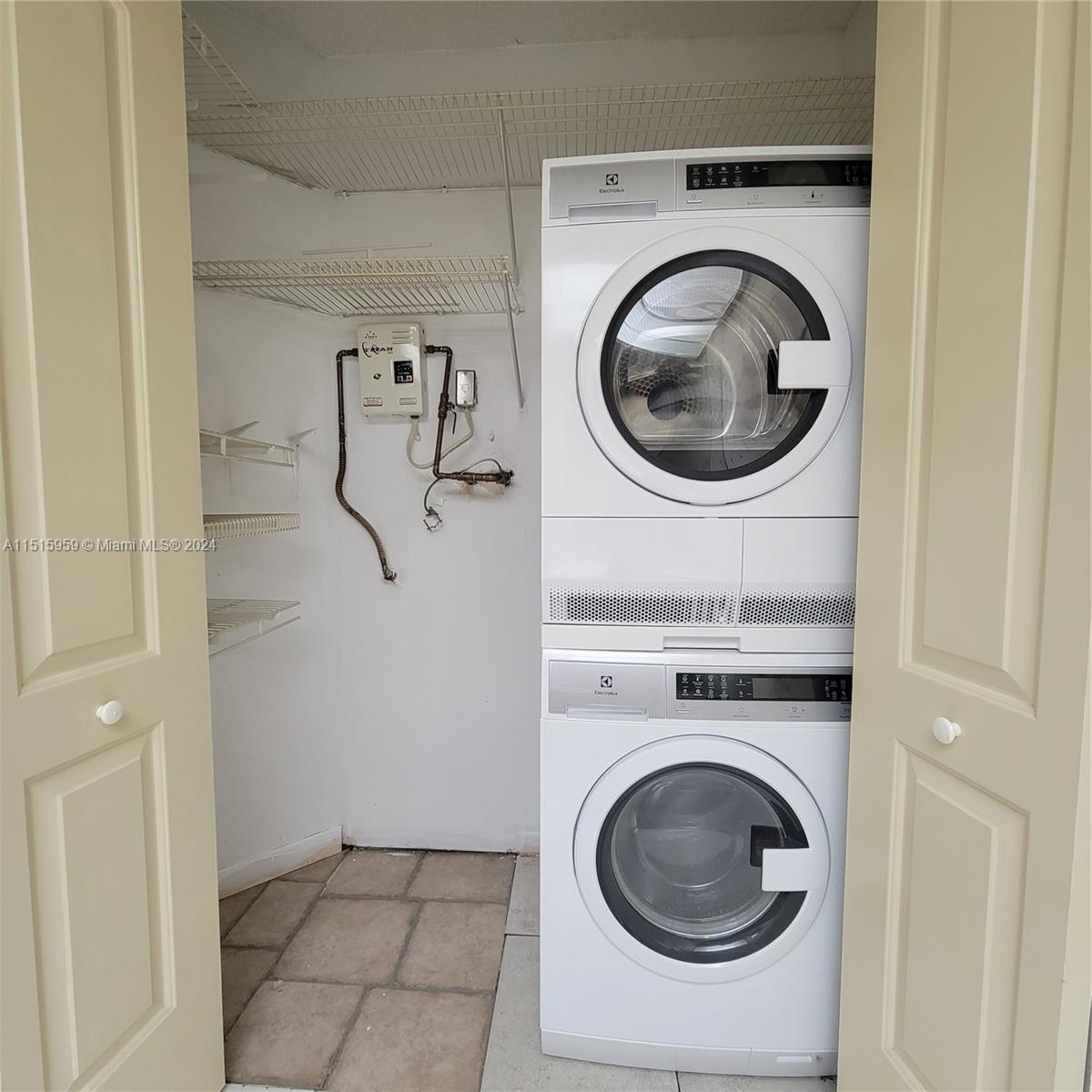 1001 SW 128th Ter 414B, Pembroke Pines, Florida 33027, 1 Bedroom Bedrooms, ,1 BathroomBathrooms,Residential,For Sale,1001 SW 128th Ter 414B,A11515959