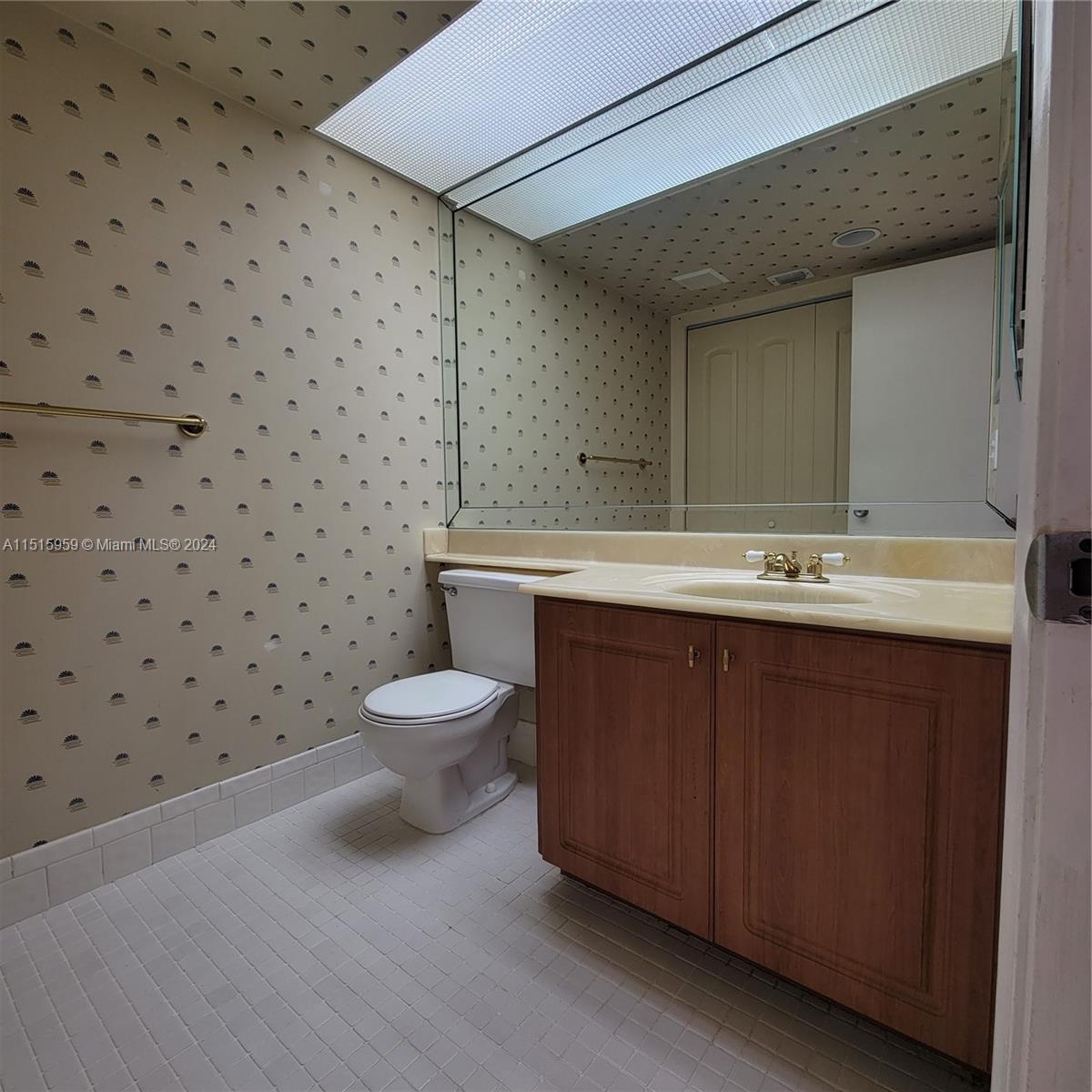 1001 SW 128th Ter 414B, Pembroke Pines, Florida 33027, 1 Bedroom Bedrooms, ,1 BathroomBathrooms,Residential,For Sale,1001 SW 128th Ter 414B,A11515959