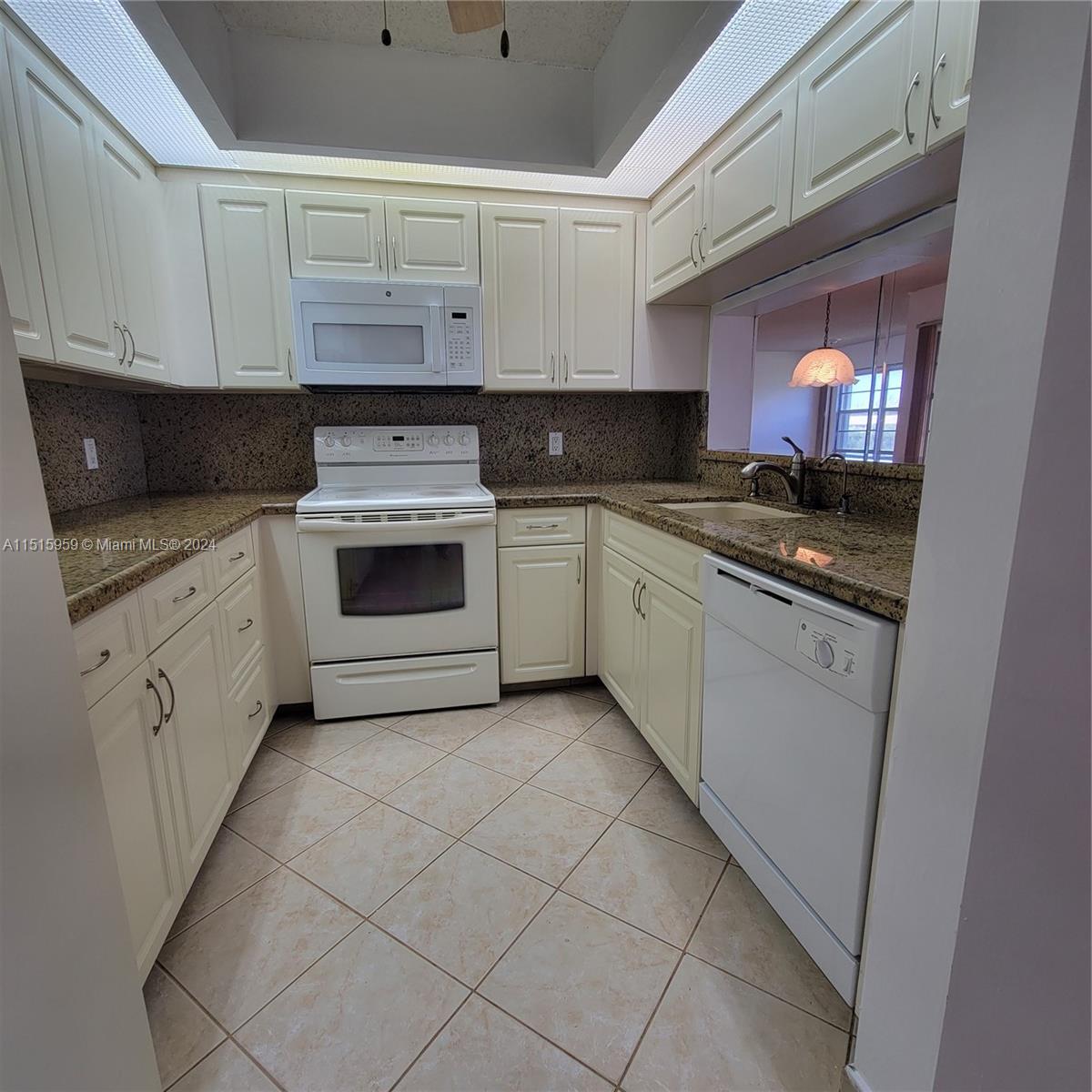 1001 SW 128th Ter 414B, Pembroke Pines, Florida 33027, 1 Bedroom Bedrooms, ,1 BathroomBathrooms,Residential,For Sale,1001 SW 128th Ter 414B,A11515959