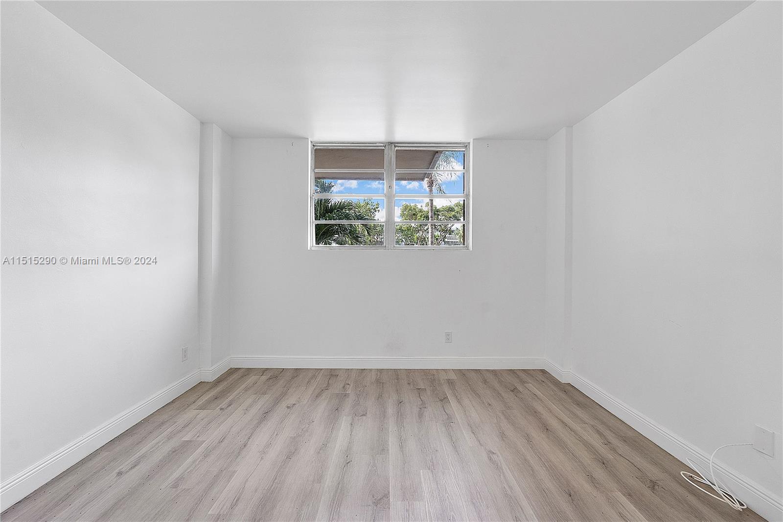 90 Edgewater Dr 123, Coral Gables, Florida 33133, 1 Bedroom Bedrooms, ,1 BathroomBathrooms,Residentiallease,For Rent,90 Edgewater Dr 123,A11515290