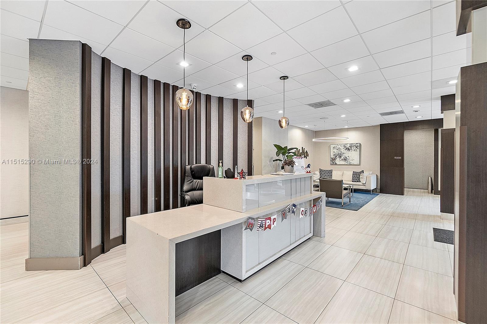 90 Edgewater Dr 123, Coral Gables, Florida 33133, 1 Bedroom Bedrooms, ,1 BathroomBathrooms,Residentiallease,For Rent,90 Edgewater Dr 123,A11515290