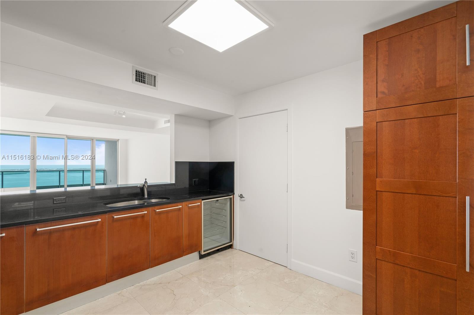 1331 Brickell Bay Dr 3807, Miami, Florida 33131, 3 Bedrooms Bedrooms, ,3 BathroomsBathrooms,Residentiallease,For Rent,1331 Brickell Bay Dr 3807,A11516183