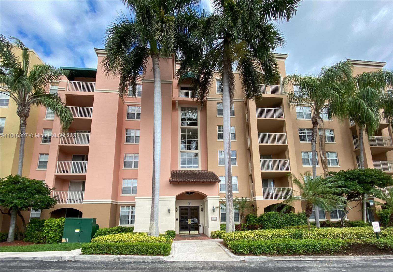 19655 E Country Club Dr 6108, Aventura, Florida 33180, 2 Bedrooms Bedrooms, ,2 BathroomsBathrooms,Residential,For Sale,19655 E Country Club Dr 6108,A11516327