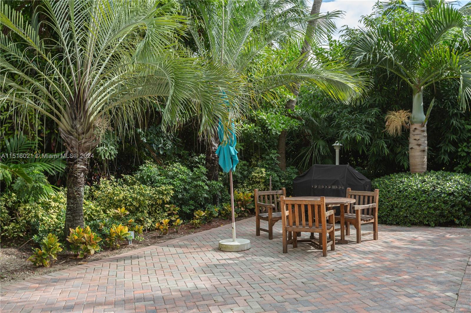 1500 Ocean Drive 904, Miami Beach, Florida 33139, 2 Bedrooms Bedrooms, ,3 BathroomsBathrooms,Residential,For Sale,1500 Ocean Drive 904,A11516021