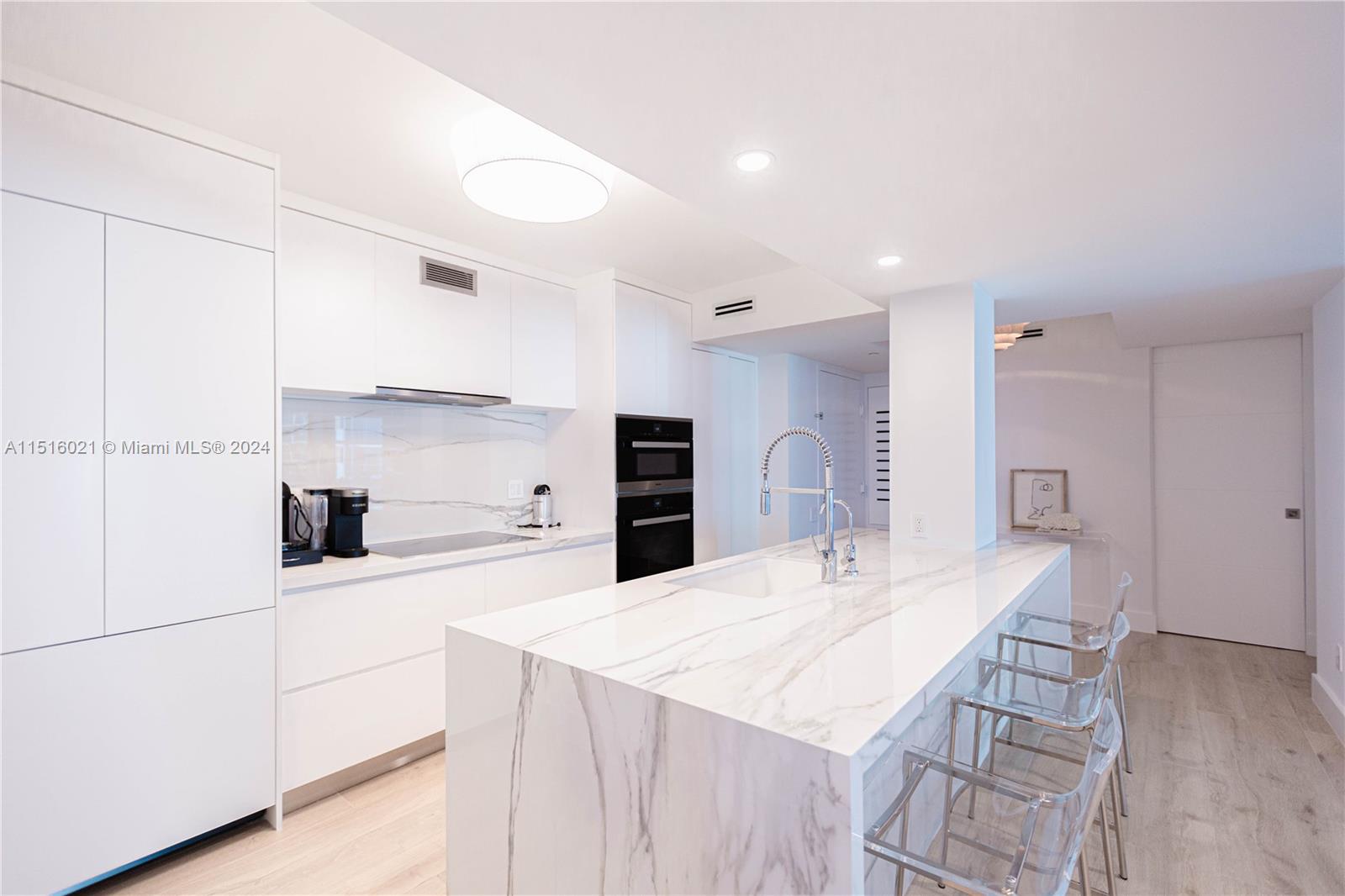 1500 Ocean Drive 904, Miami Beach, Florida 33139, 2 Bedrooms Bedrooms, ,3 BathroomsBathrooms,Residential,For Sale,1500 Ocean Drive 904,A11516021