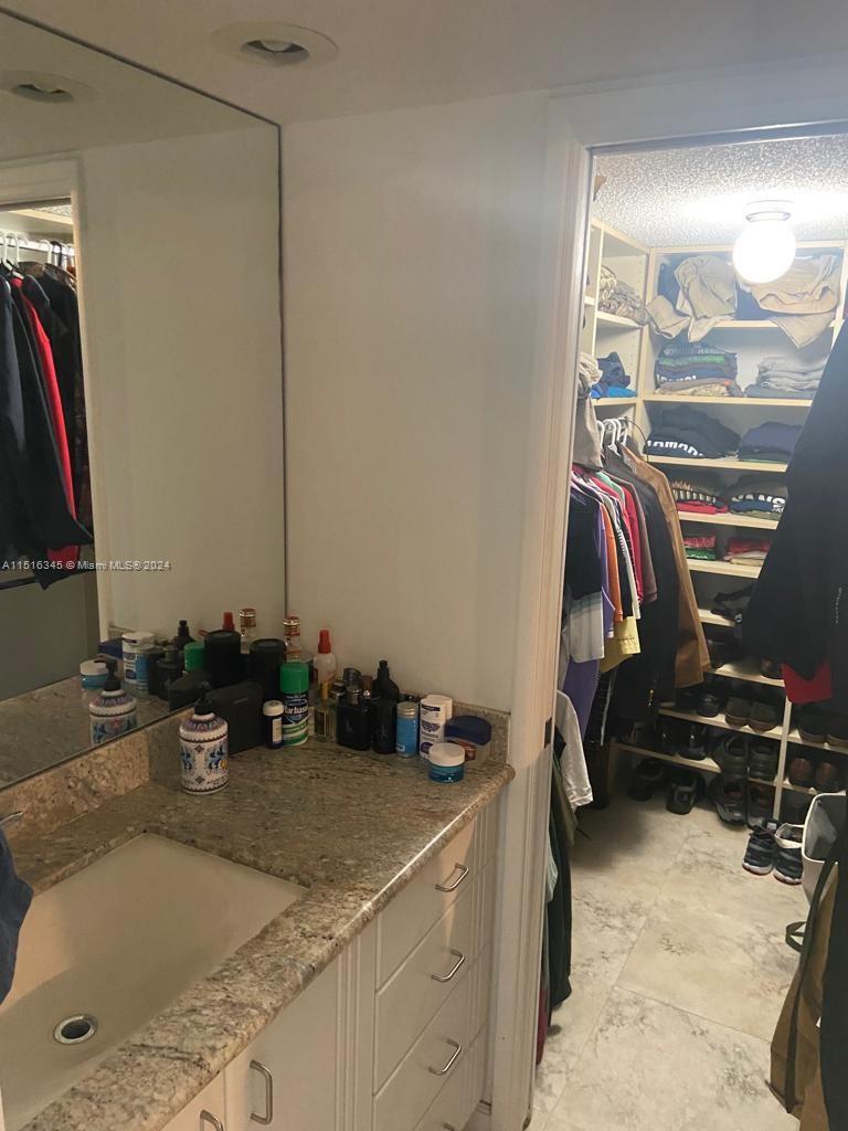 907 Cypress Ter 206, Pompano Beach, Florida 33069, 3 Bedrooms Bedrooms, ,2 BathroomsBathrooms,Residentiallease,For Rent,907 Cypress Ter 206,A11516345