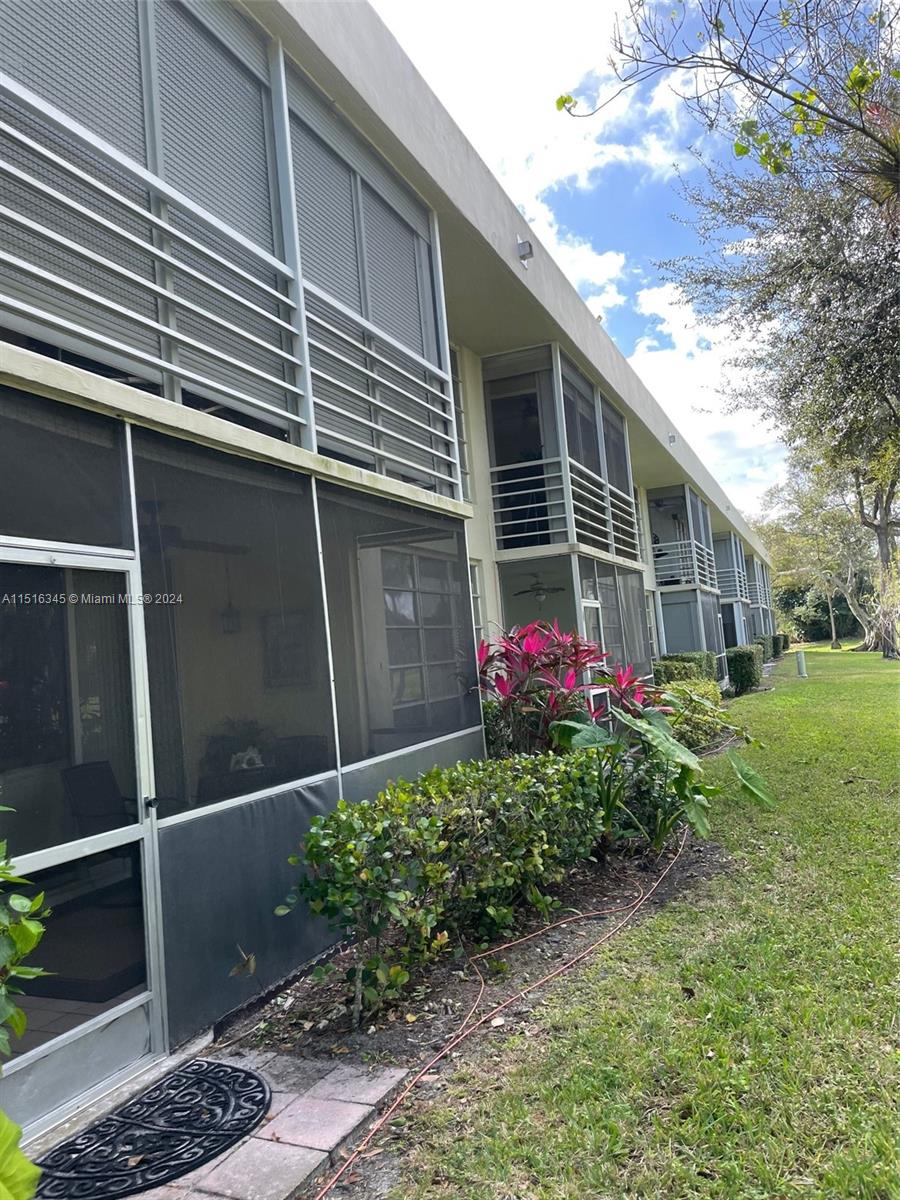 907 Cypress Ter 206, Pompano Beach, Florida 33069, 3 Bedrooms Bedrooms, ,2 BathroomsBathrooms,Residentiallease,For Rent,907 Cypress Ter 206,A11516345