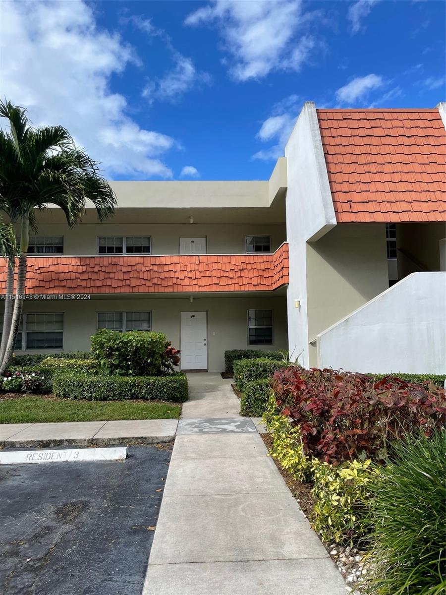 907 Cypress Ter 206, Pompano Beach, Florida 33069, 3 Bedrooms Bedrooms, ,2 BathroomsBathrooms,Residentiallease,For Rent,907 Cypress Ter 206,A11516345