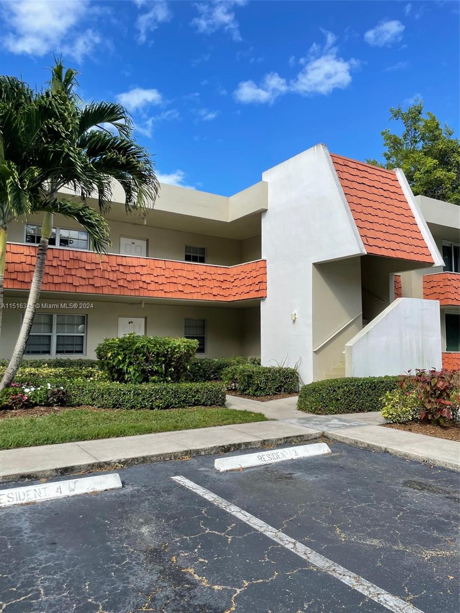 907 Cypress Ter 206, Pompano Beach, Florida 33069, 3 Bedrooms Bedrooms, ,2 BathroomsBathrooms,Residentiallease,For Rent,907 Cypress Ter 206,A11516345