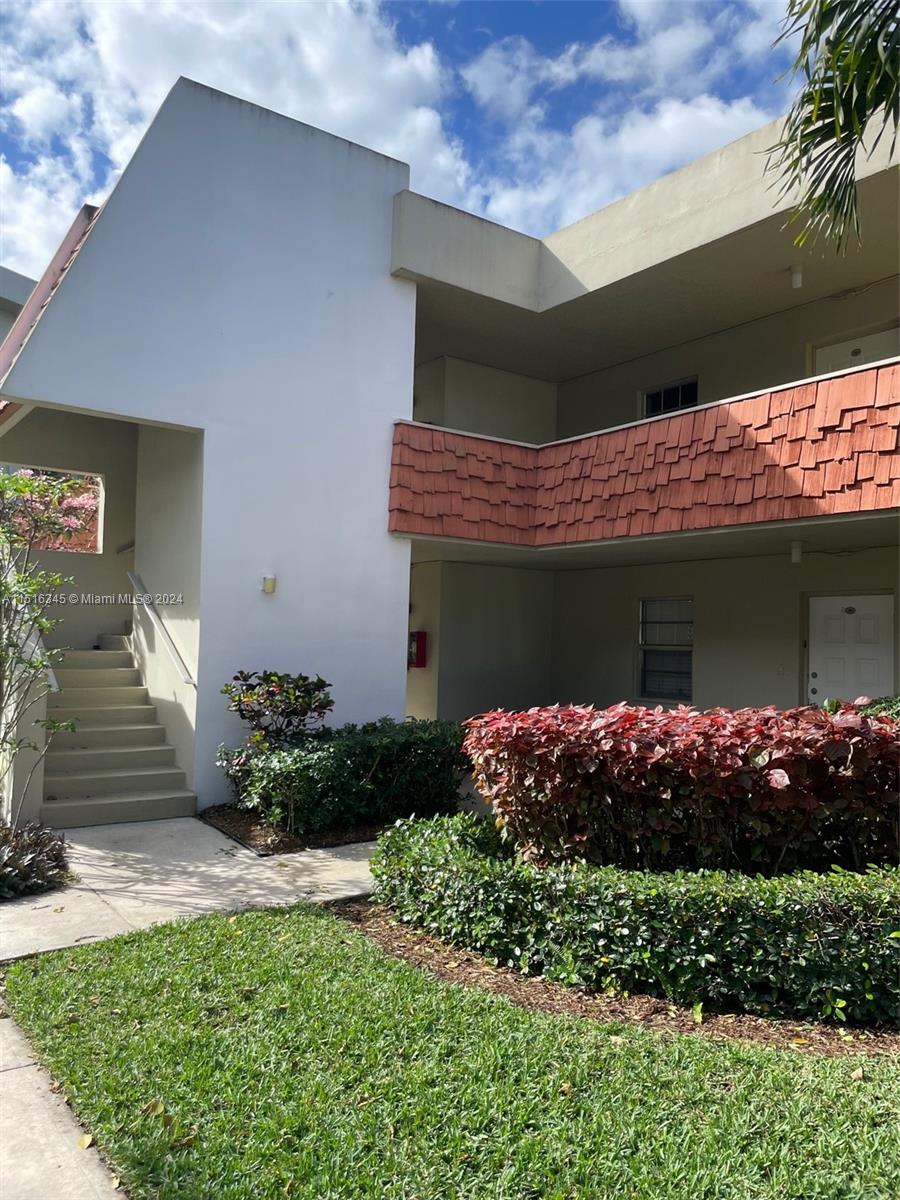 907 Cypress Ter 206, Pompano Beach, Florida 33069, 3 Bedrooms Bedrooms, ,2 BathroomsBathrooms,Residentiallease,For Rent,907 Cypress Ter 206,A11516345