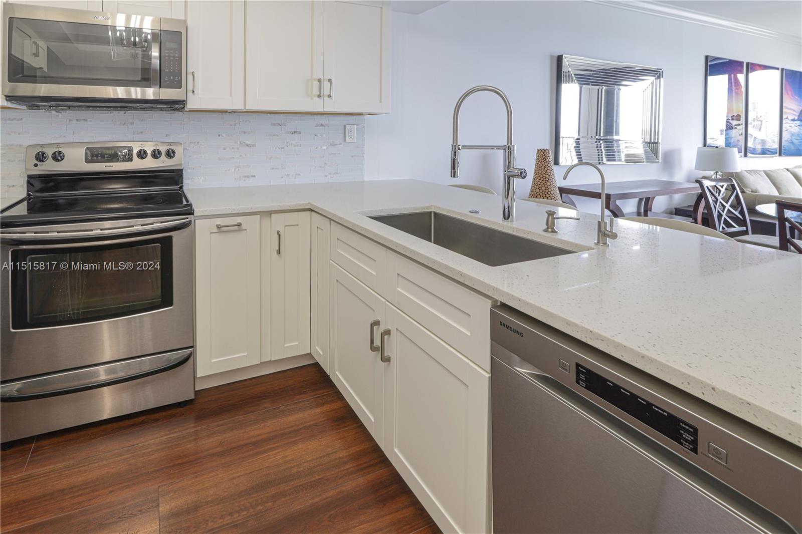 520 Brickell Key Dr A1604, Miami, Florida 33131, 2 Bedrooms Bedrooms, ,2 BathroomsBathrooms,Residentiallease,For Rent,520 Brickell Key Dr A1604,A11515817
