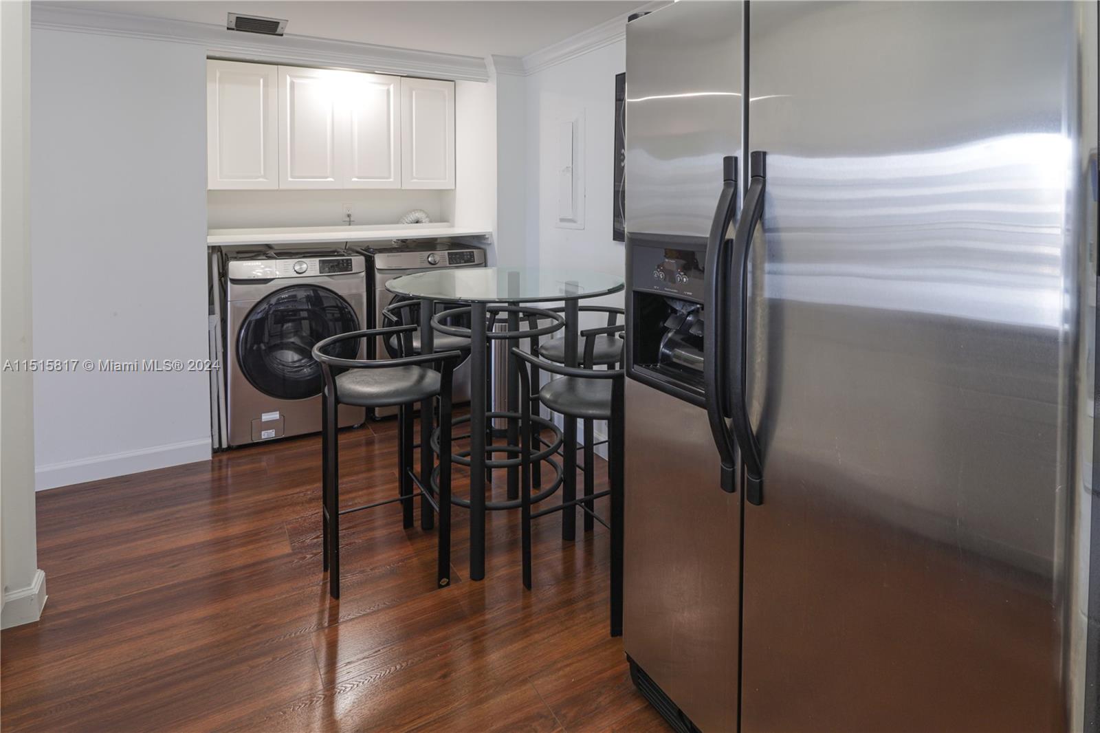 520 Brickell Key Dr A1604, Miami, Florida 33131, 2 Bedrooms Bedrooms, ,2 BathroomsBathrooms,Residentiallease,For Rent,520 Brickell Key Dr A1604,A11515817