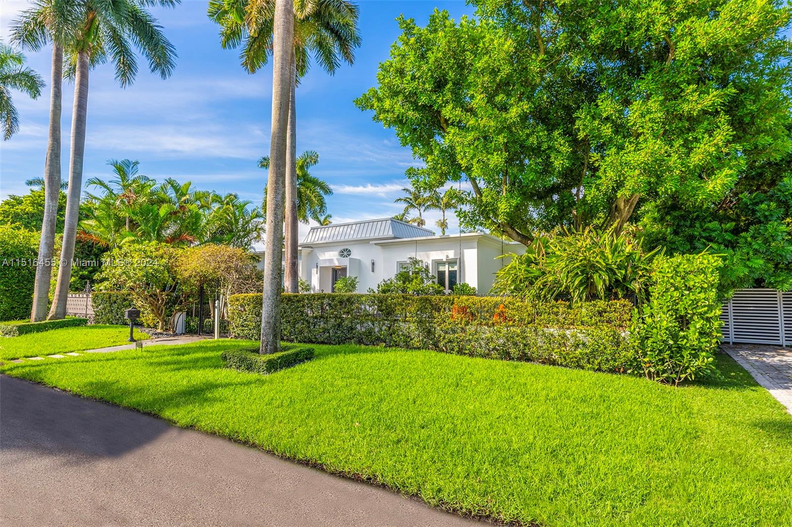 6626 Pinetree Ln 0, Miami Beach, Florida 33141, 5 Bedrooms Bedrooms, ,5 BathroomsBathrooms,Residentiallease,For Rent,6626 Pinetree Ln 0,A11516455