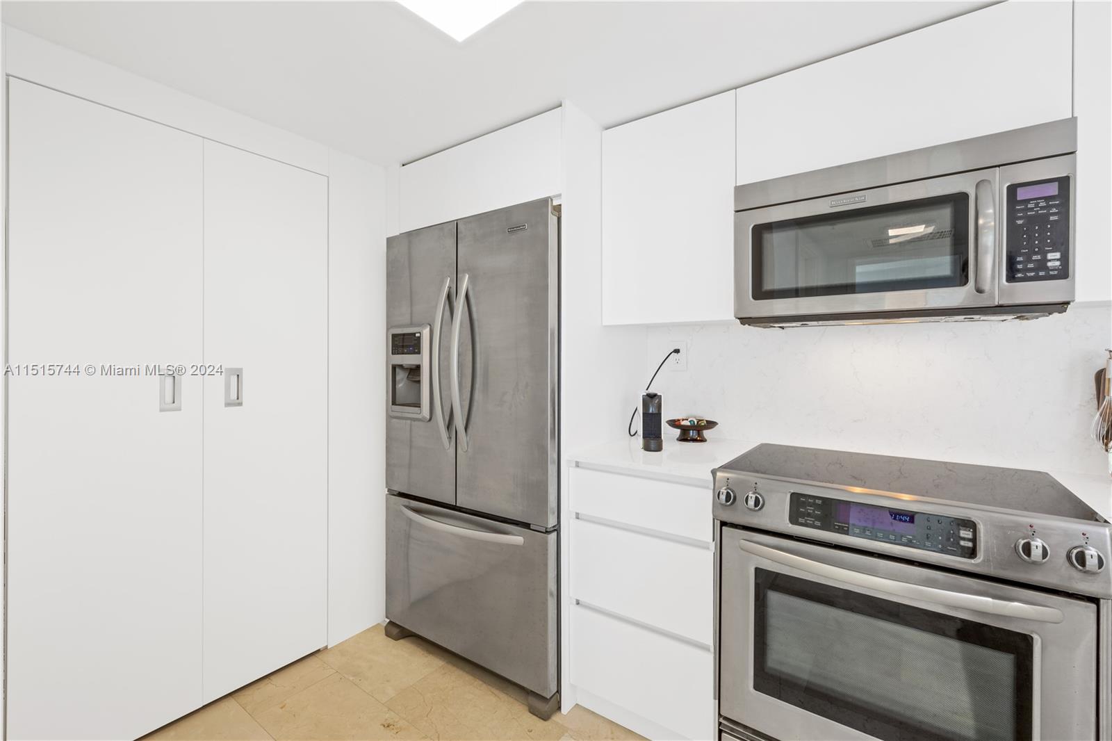 650 West Ave 2310, Miami Beach, Florida 33139, 2 Bedrooms Bedrooms, ,2 BathroomsBathrooms,Residential,For Sale,650 West Ave 2310,A11515744