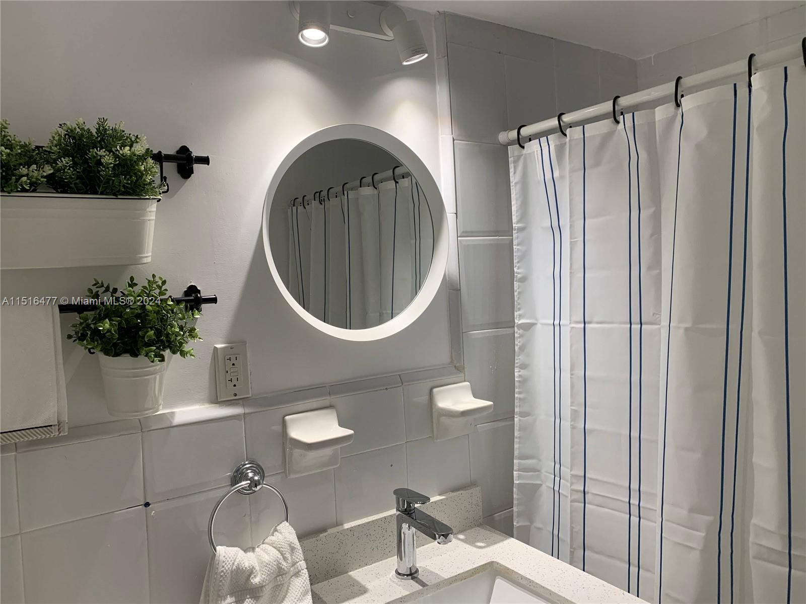6345 Collins Ave 703, Miami Beach, Florida 33141, ,1 BathroomBathrooms,Residential,For Sale,6345 Collins Ave 703,A11516477