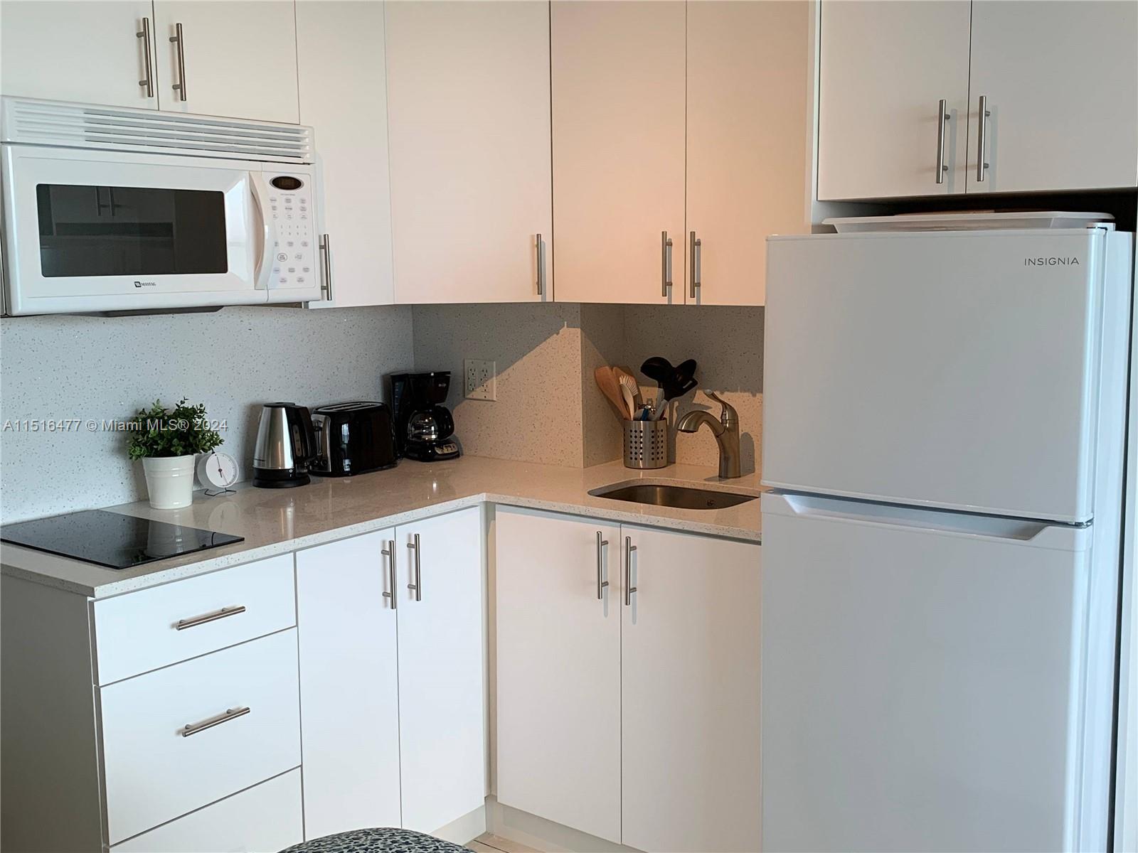 6345 Collins Ave 703, Miami Beach, Florida 33141, ,1 BathroomBathrooms,Residential,For Sale,6345 Collins Ave 703,A11516477