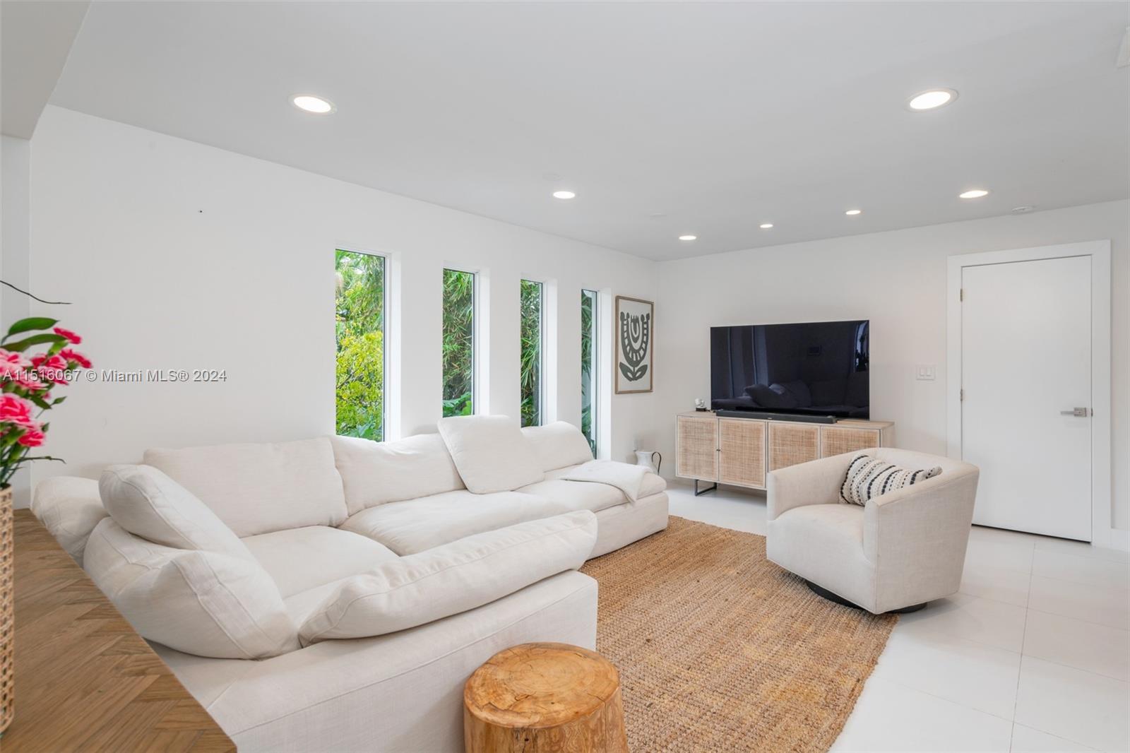 424 E Dilido Dr, Miami Beach, Florida 33139, 4 Bedrooms Bedrooms, ,3 BathroomsBathrooms,Residential,For Sale,424 E Dilido Dr,A11516067
