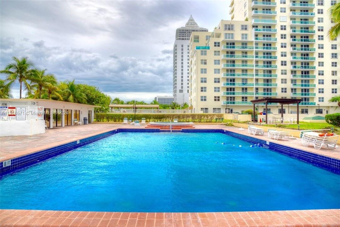 5005 COLLINS AV 304, Miami Beach, Florida 33140, 1 Bedroom Bedrooms, ,1 BathroomBathrooms,Residential,For Sale,5005 COLLINS AV 304,A11516571