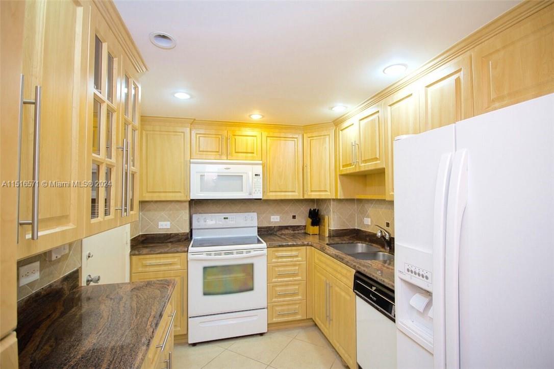 5005 COLLINS AV 304, Miami Beach, Florida 33140, 1 Bedroom Bedrooms, ,1 BathroomBathrooms,Residential,For Sale,5005 COLLINS AV 304,A11516571