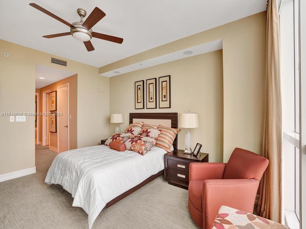 Master Bedroom, 2 walk-in closets