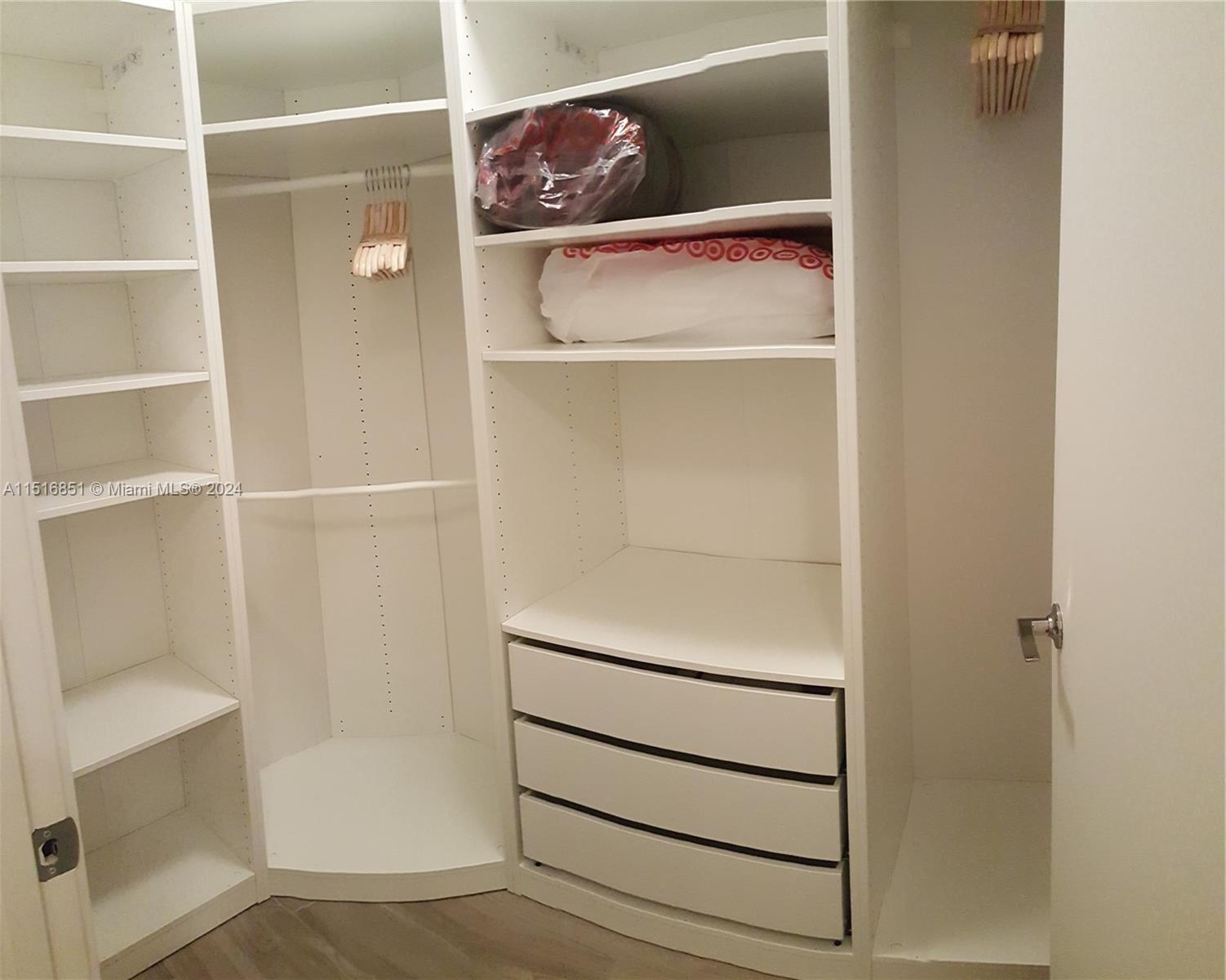 999 SW 1st Ave 1901, Miami, Florida 33130, 1 Bedroom Bedrooms, ,1 BathroomBathrooms,Residentiallease,For Rent,999 SW 1st Ave 1901,A11516851