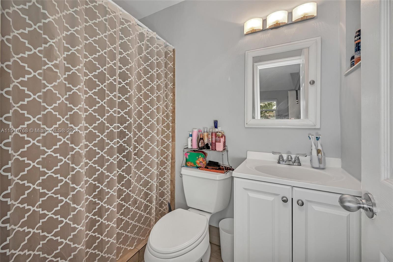 2751 NW 26th Ave, Oakland Park, Florida 33311, 4 Bedrooms Bedrooms, ,2 BathroomsBathrooms,Residential,For Sale,2751 NW 26th Ave,A11516768