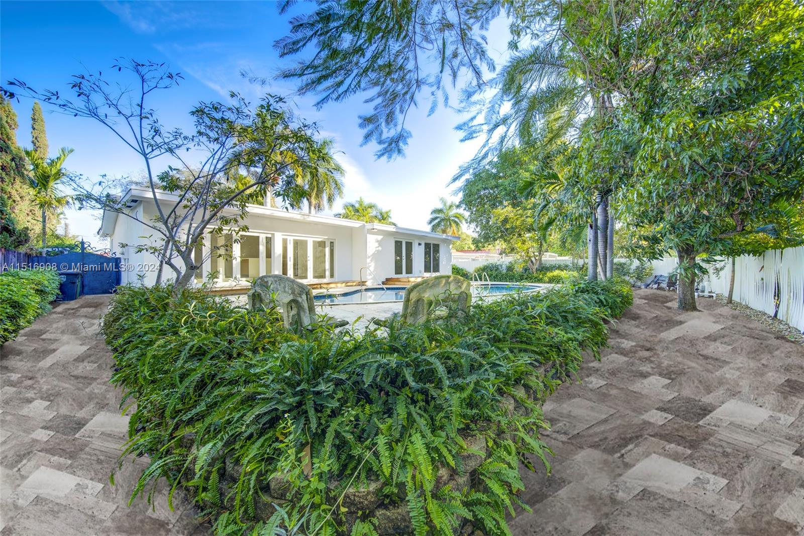 2020 Alamanda Dr 2020, North Miami, Florida 33181, 4 Bedrooms Bedrooms, ,3 BathroomsBathrooms,Residentiallease,For Rent,2020 Alamanda Dr 2020,A11516908