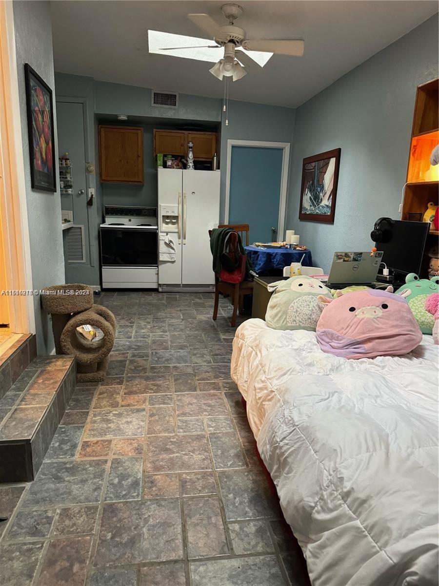 4160 Lybyer Ave (In Law Quarter) 4160, Miami, Florida 33133, ,1 BathroomBathrooms,Residentiallease,For Rent,4160 Lybyer Ave (In Law Quarter) 4160,A11516911
