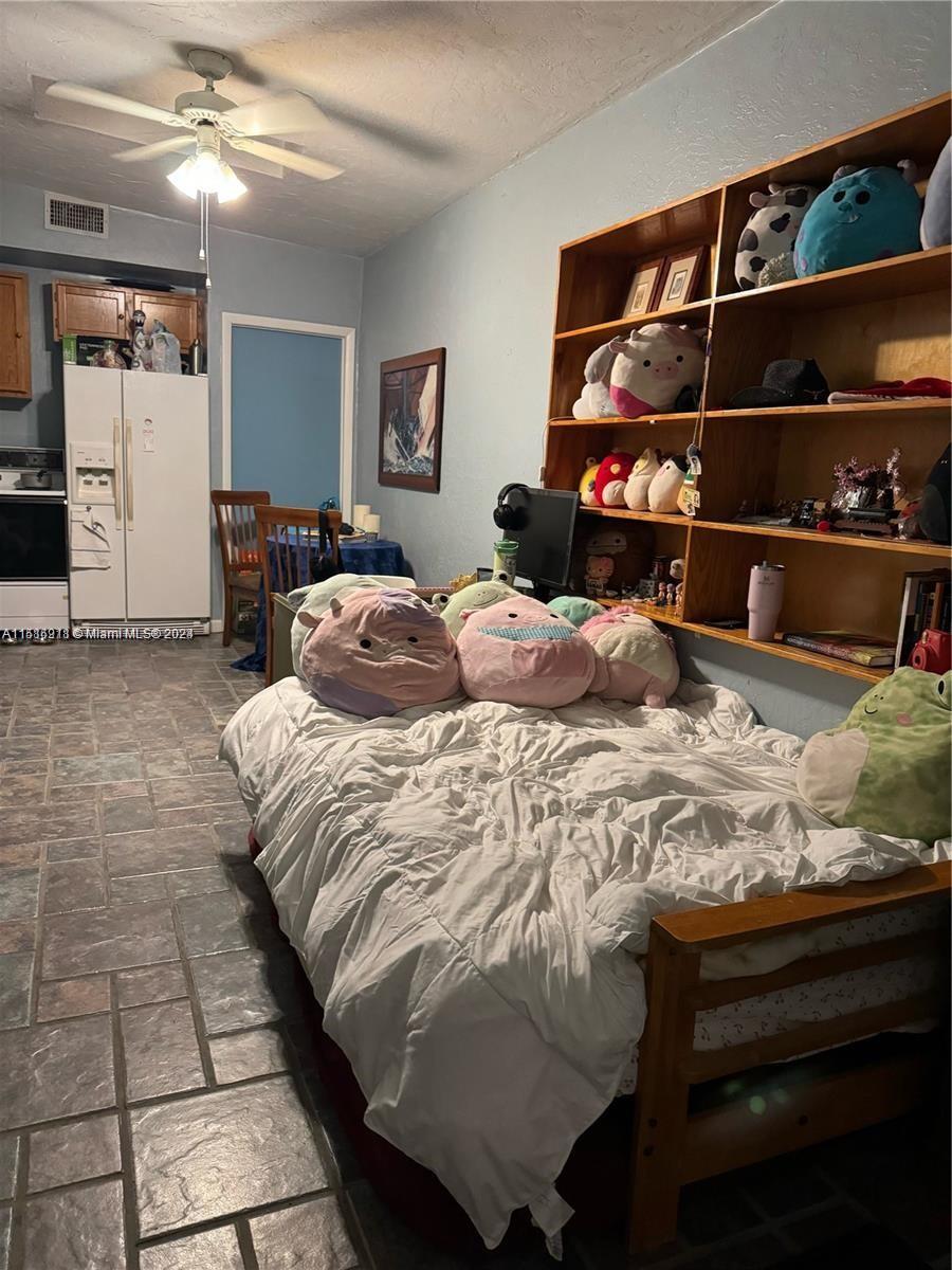 4160 Lybyer Ave (In Law Quarter) 4160, Miami, Florida 33133, ,1 BathroomBathrooms,Residentiallease,For Rent,4160 Lybyer Ave (In Law Quarter) 4160,A11516911
