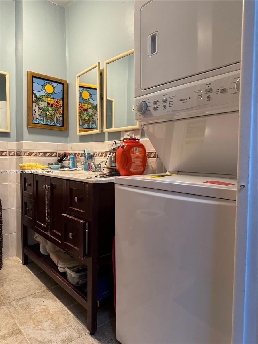 4160 Lybyer Ave (In Law Quarter) 4160, Miami, Florida 33133, ,1 BathroomBathrooms,Residentiallease,For Rent,4160 Lybyer Ave (In Law Quarter) 4160,A11516911