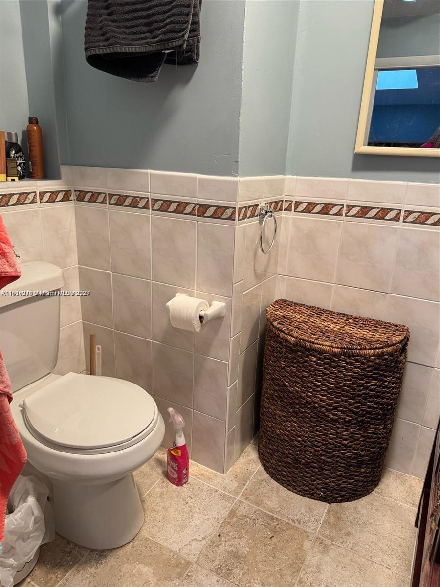 4160 Lybyer Ave (In Law Quarter) 4160, Miami, Florida 33133, ,1 BathroomBathrooms,Residentiallease,For Rent,4160 Lybyer Ave (In Law Quarter) 4160,A11516911