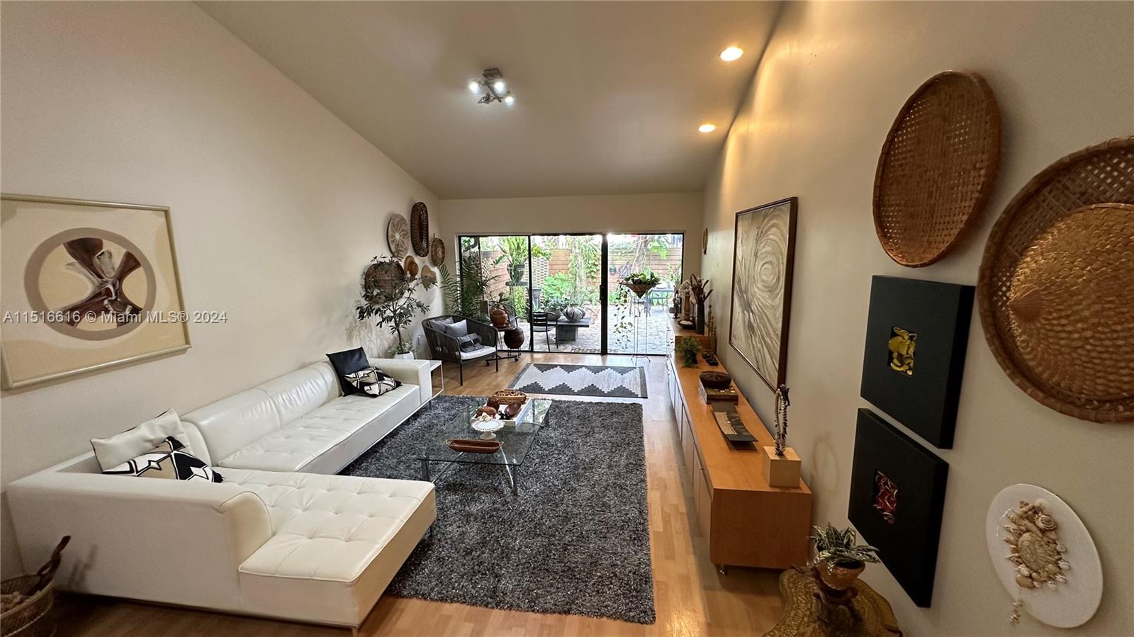 577 NE 199th Ter 1V, Miami, Florida 33179, 2 Bedrooms Bedrooms, ,2 BathroomsBathrooms,Residential,For Sale,577 NE 199th Ter 1V,A11516616