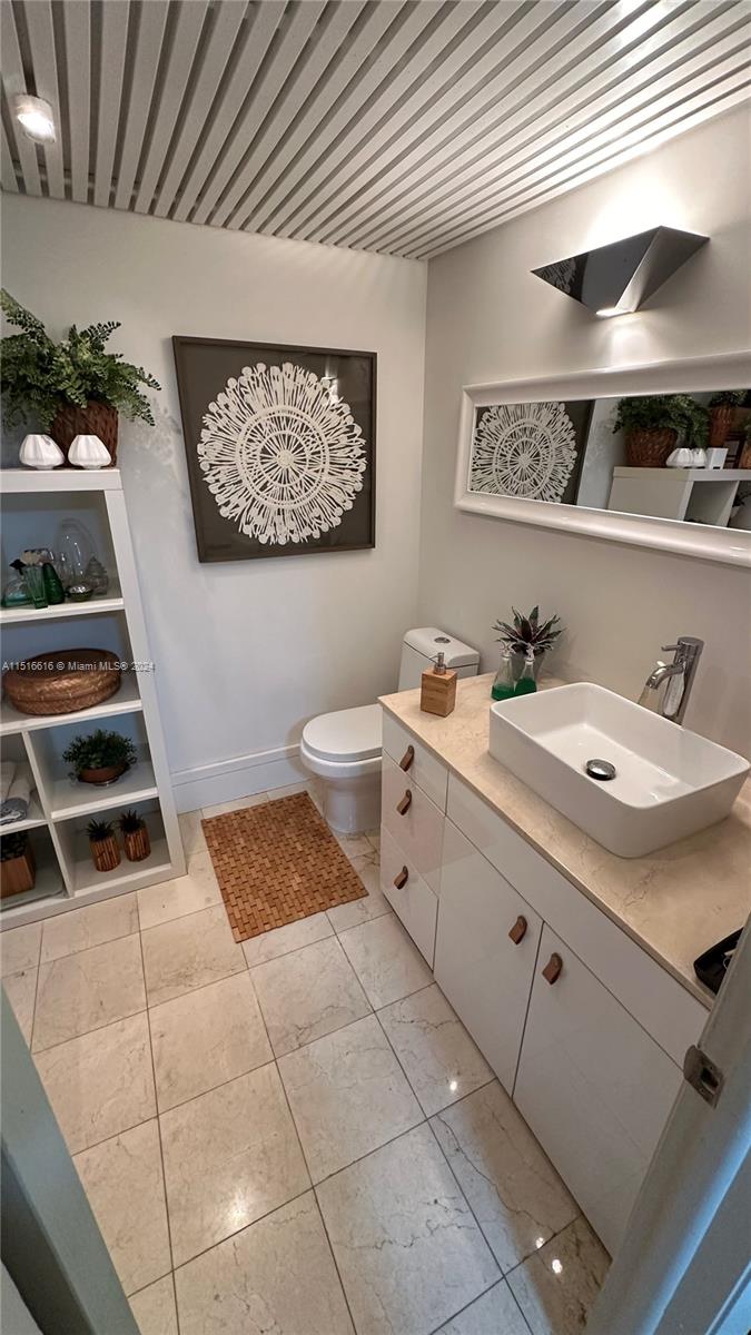 577 NE 199th Ter 1V, Miami, Florida 33179, 2 Bedrooms Bedrooms, ,2 BathroomsBathrooms,Residential,For Sale,577 NE 199th Ter 1V,A11516616