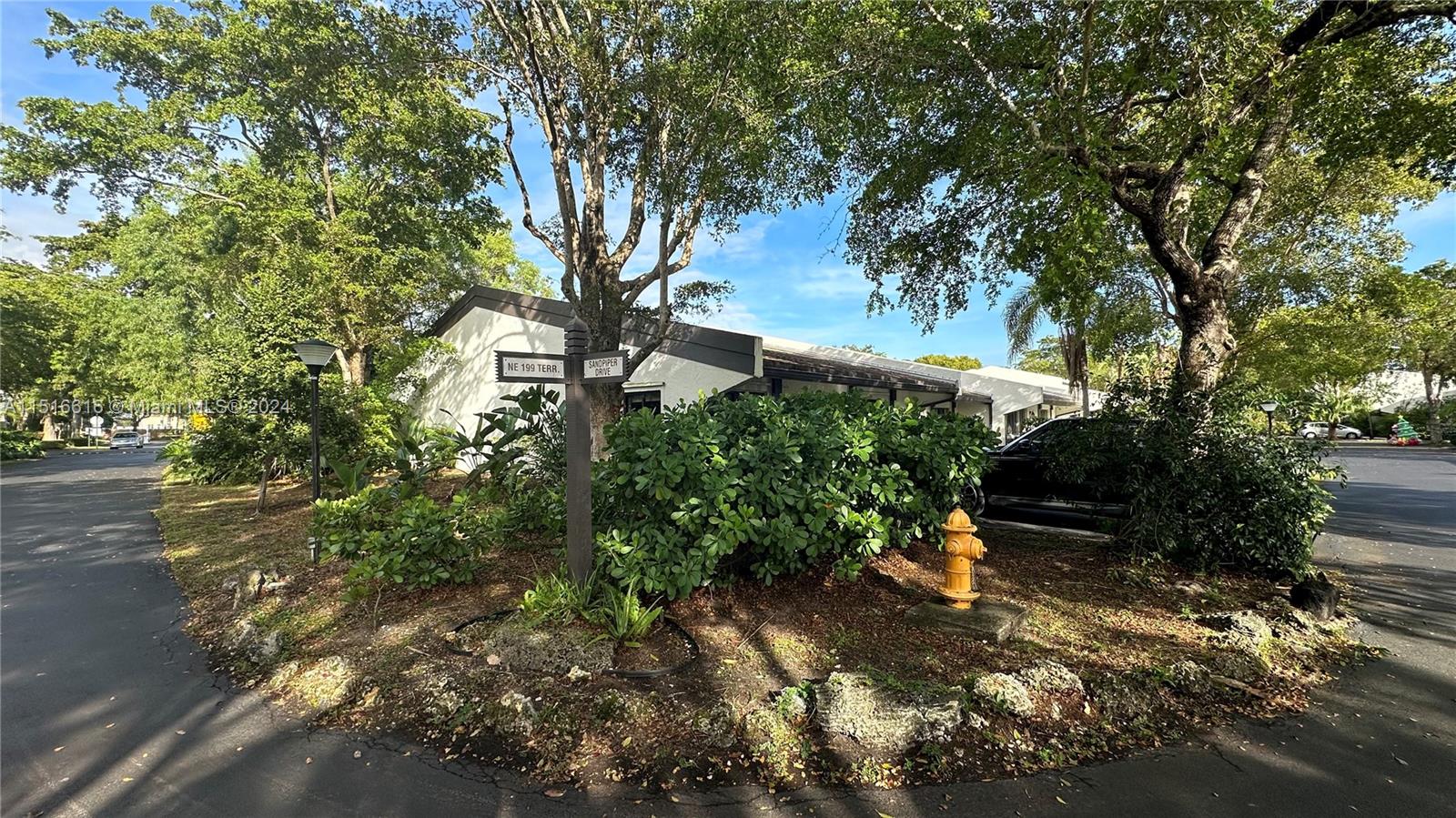 577 NE 199th Ter 1V, Miami, Florida 33179, 2 Bedrooms Bedrooms, ,2 BathroomsBathrooms,Residential,For Sale,577 NE 199th Ter 1V,A11516616