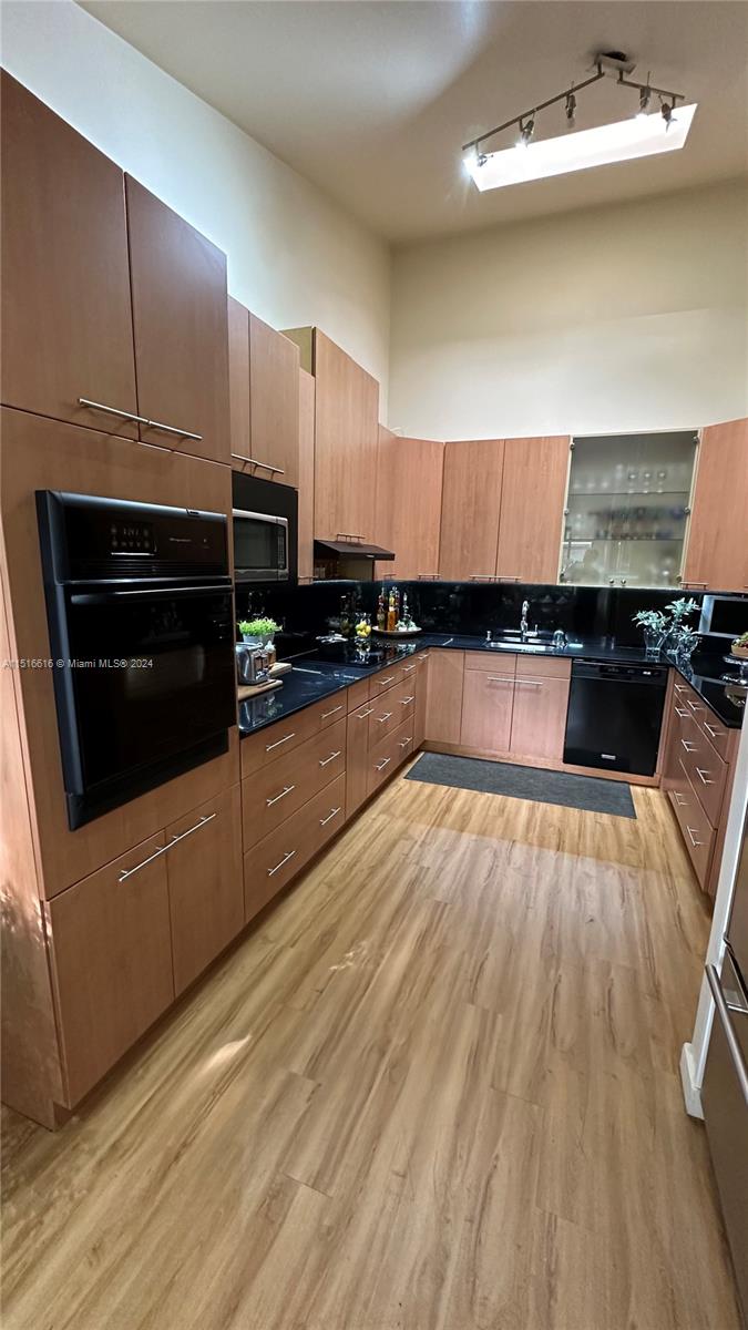 577 NE 199th Ter 1V, Miami, Florida 33179, 2 Bedrooms Bedrooms, ,2 BathroomsBathrooms,Residential,For Sale,577 NE 199th Ter 1V,A11516616